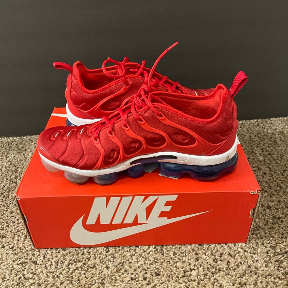 Red/white/blue Nike Vapormax size 9.5